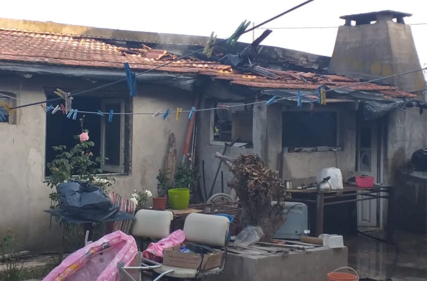 Se incendió el quincho de una casa en Barrio Camet