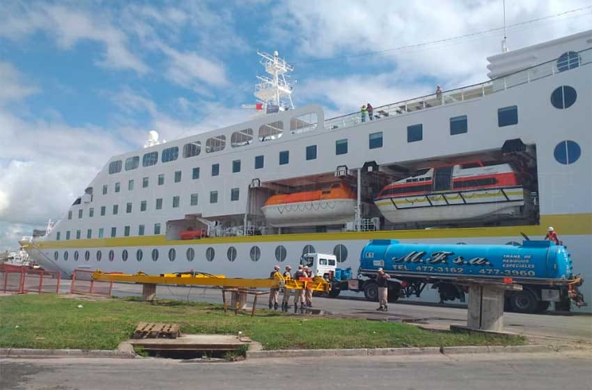 Un crucero con más de 300 pasajeros amarró en Mar del Plata