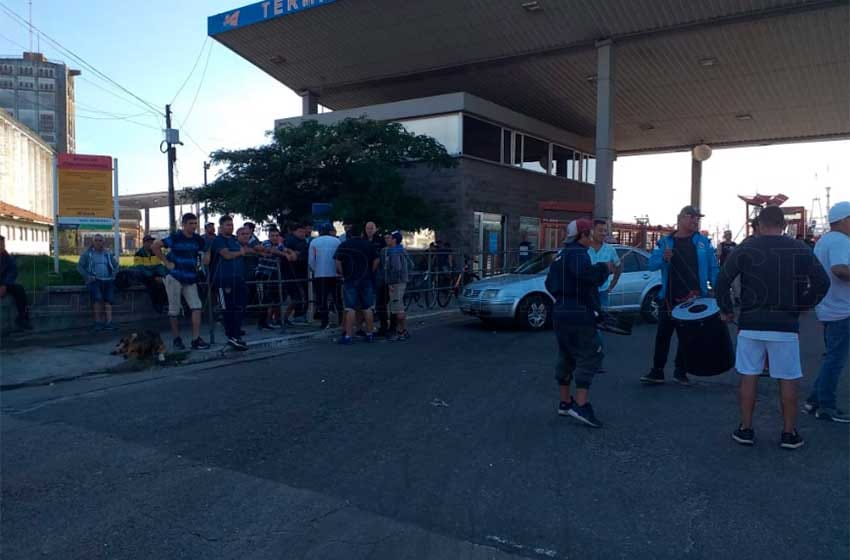 Fileteros encabezaron la segunda jornada de protesta en las terminales 2 y 3 del puerto