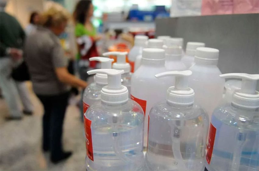 El gobierno impuso topes de precios para el alcohol en gel