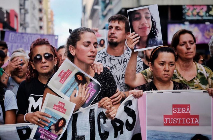 "Ni una menos" y "Vivas nos queremos": Mar del Plata marchó por Jordana y Claudia