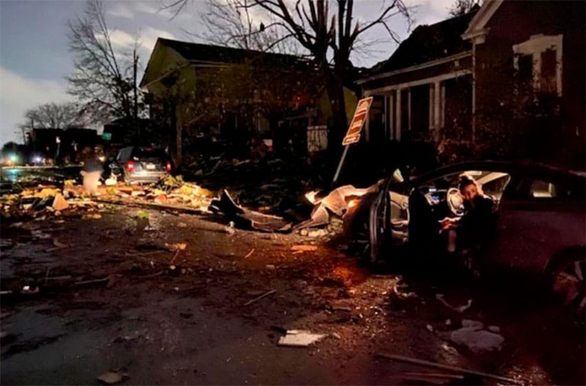 Dos tornados en Estados Unidos causaron una veintena de muertos y varios desaparecidos