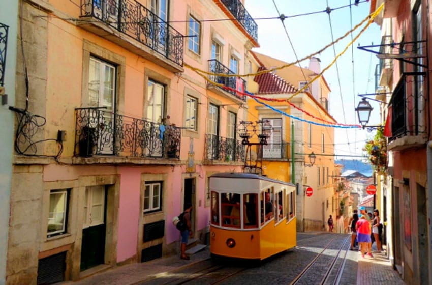 El misterioso encanto de Lisboa en 5 de sus puntos más importantes