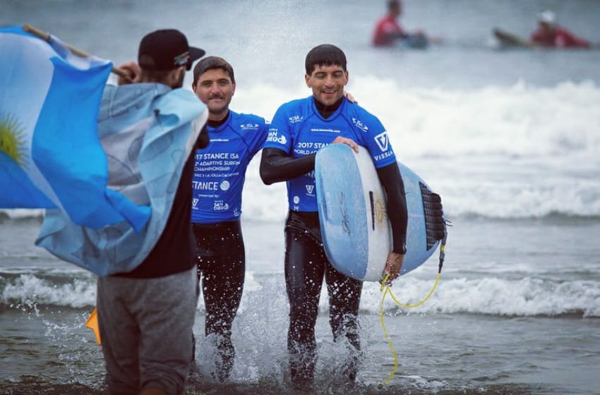 Pablo Martínez inicia una nueva travesía en el mundial de surf adaptado