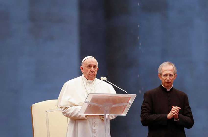 El Papa Francisco habló al mundo desde San Pedro: "Nadie se salva solo"