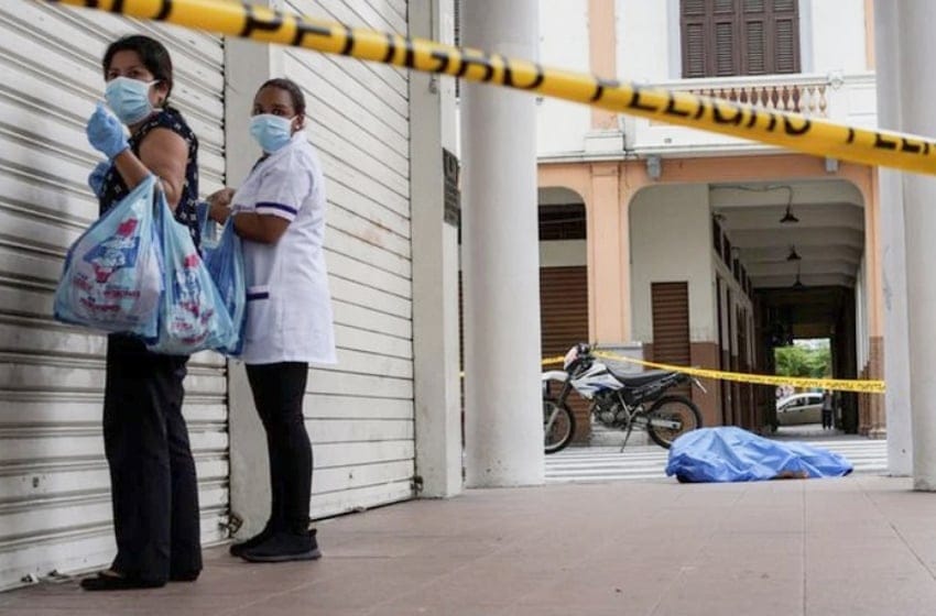 El coronavirus golpea a Ecuador y las autoridades retiran 150 cuerpos de las calles