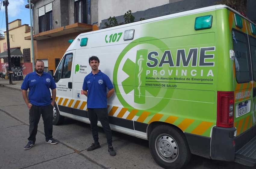 Talleristas colaboran en la reparación de ambulancias