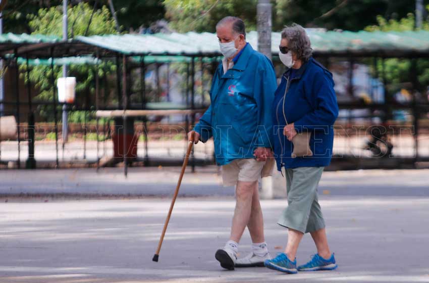 Declaran inconstitucional la limitación de circular para adultos mayores en Capital