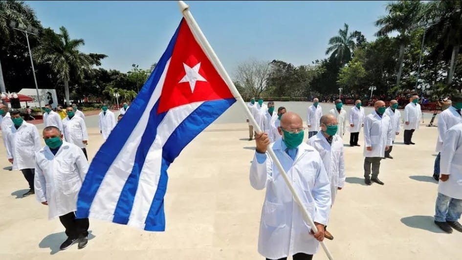 Provincia acelera la incorporación de médicos locales y sumará cubanos solo si hace falta