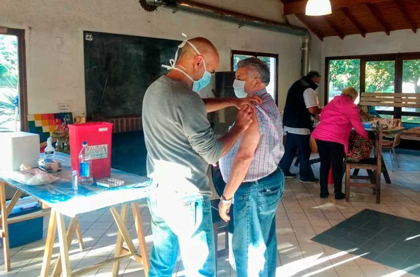 Cuestionan al PAMI por la "escasa vacunación" entre los adultos mayores en la Provincia