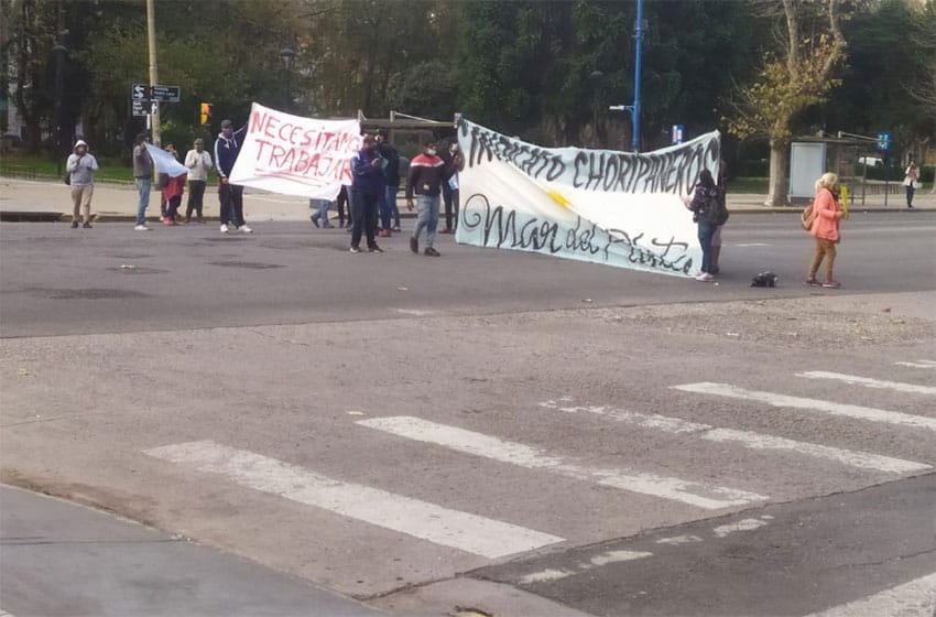 Otro corte de choripaneros: ahora bloquearon el paso en Luro