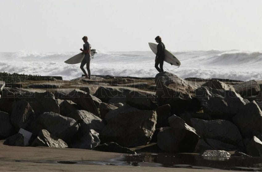 Surfistas recibieron un guiño de Montenegro y calmaron las aguas
