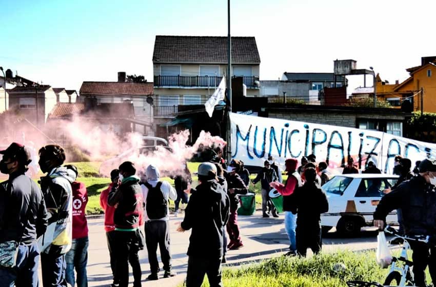 Protesta de Guardavidas en el Faro: "Nos cansamos de esperar"
