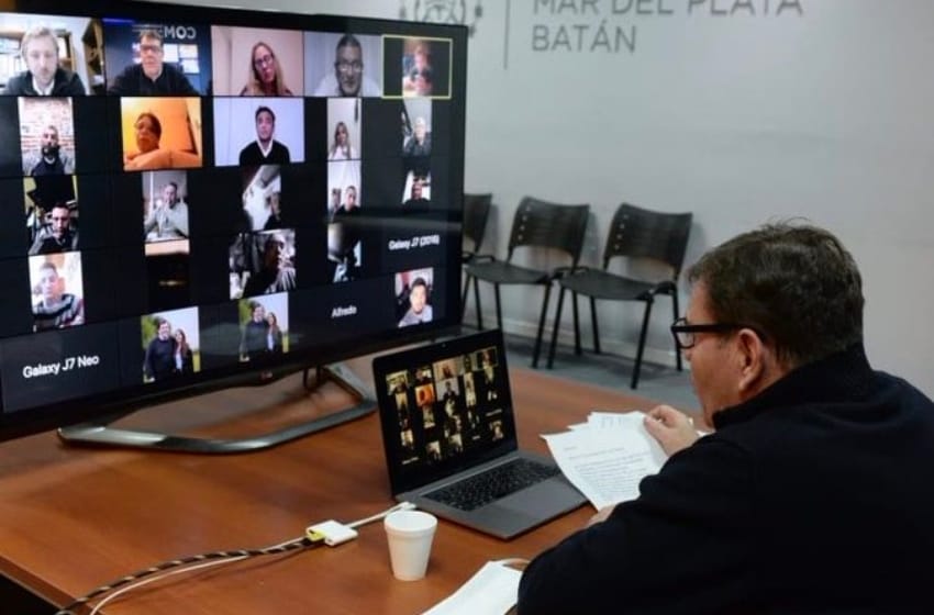 Montenegro dialogó vía videollamada con vecinos de Fortunato de la Plaza