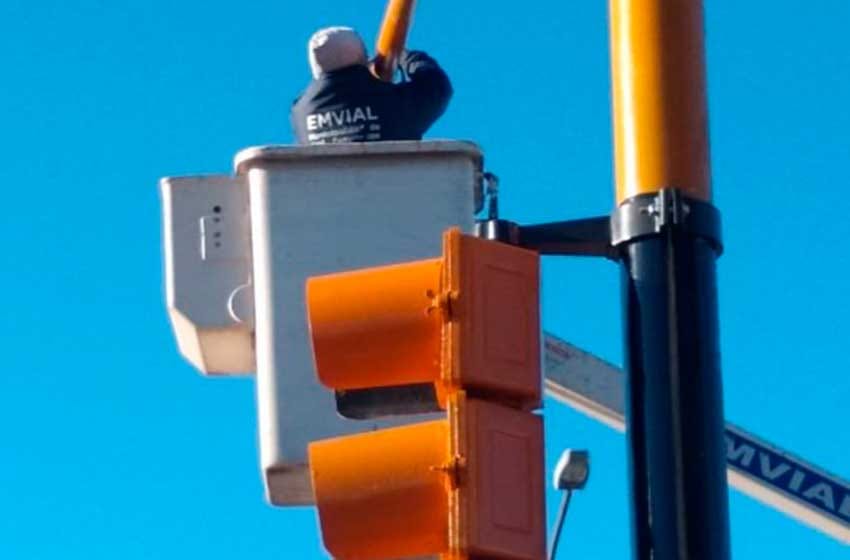 Instalaron semáforos nuevos en el barrio Peralta Ramos Oeste