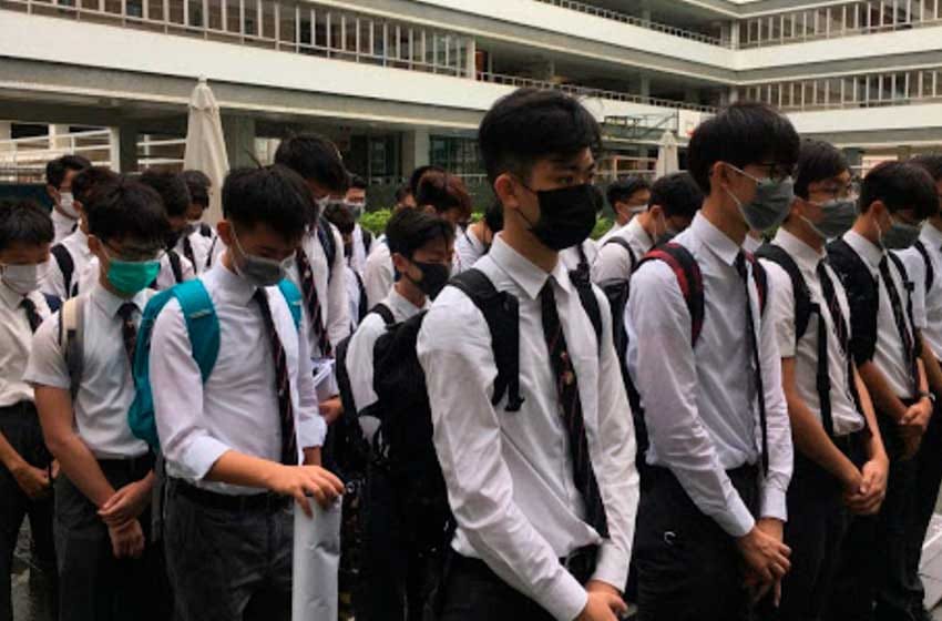 Hong Kong reporta 19 casos de coronavirus en su primer día de vuelta a las restricciones