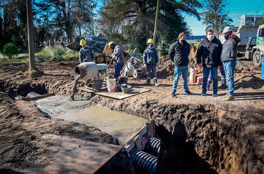 Montenegro recorrió el Colector Pluvial Asturias, una obra que evitará inundaciones