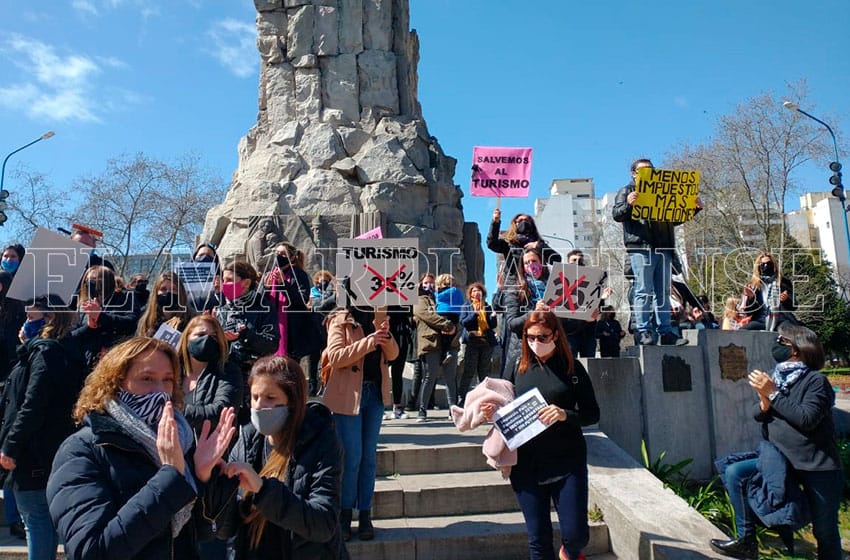Protesta de Agencias de Viajes: "Fundiendo a las Pymes, el país no va a salir adelante"