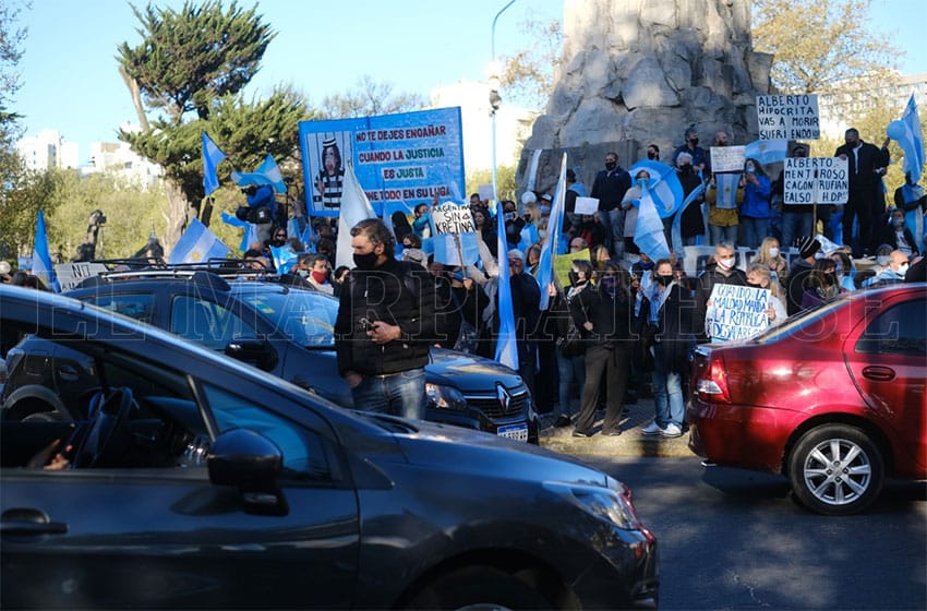 Marplatenses coparon las calles en un nuevo banderazo contra el Gobierno