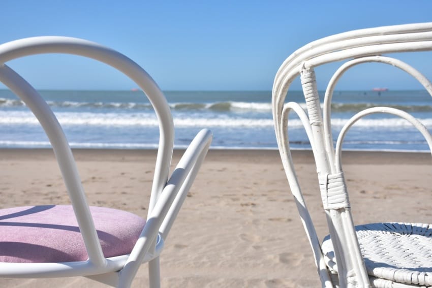 Una silla con vista al mar: un cestero, su legado y el homenaje a un ícono de la ciudad