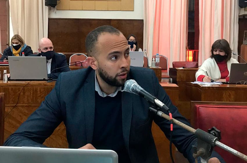 Nicolás Lauria dejó el bloque de concejales de Montenegro