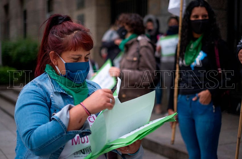 Mar del Plata se sumó a la Sentada Nacional por el aborto: "Del Municipio esperamos un apoyo"