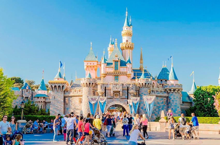 Disney critica a las autoridades de California por las restricciones que impiden abrir su parque