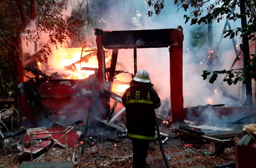 Una vivienda fue consumida por un incendio en Bosque Peralta Ramos