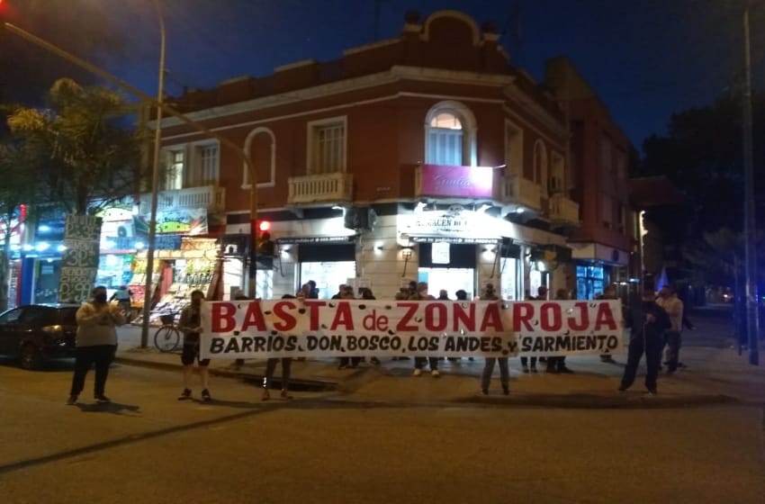 "Basta de Zona Roja": vecinos volvieron a manifestarse contra la inseguridad