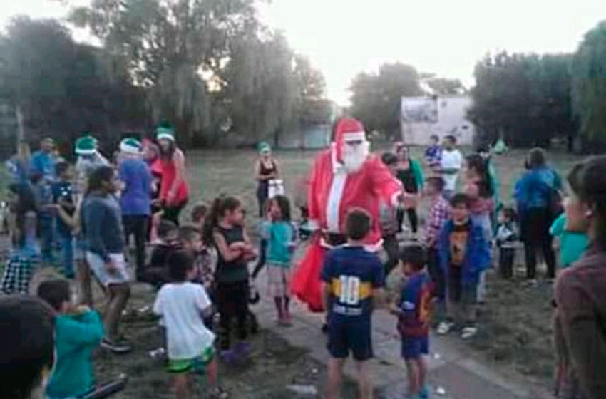 Reciben donaciones de juguetes para la campaña "Papá Noel en los barrios"
