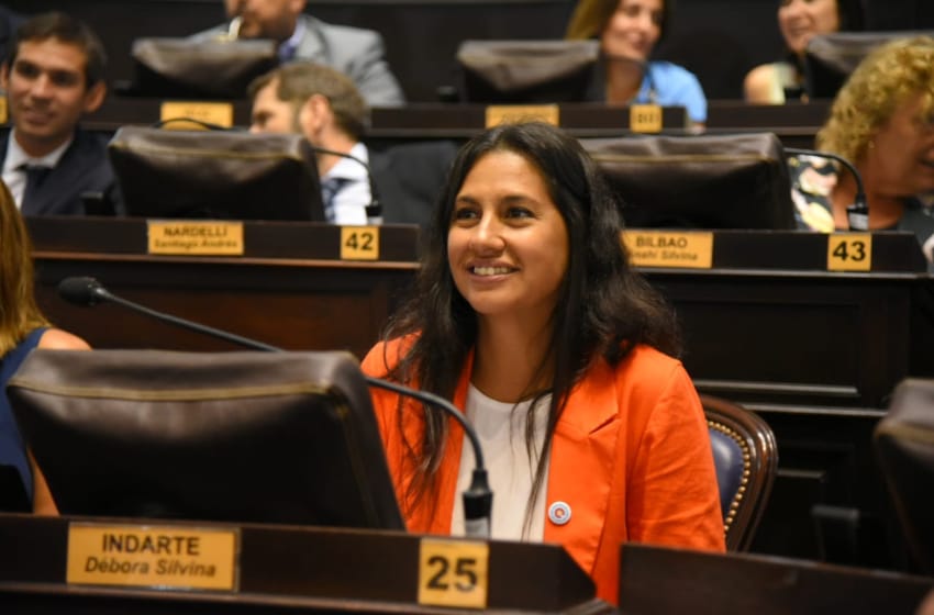 Débora Indarte se subió al podio de presentaciones de Proyectos de Ley en la Cámara Baja bonaerense