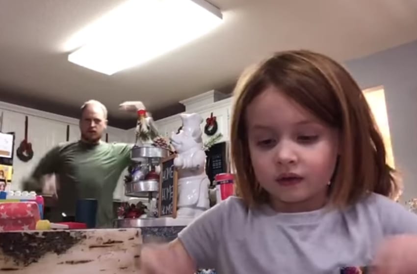 Viral: un padre se coló en un video escolar de su hija y es furor en las redes