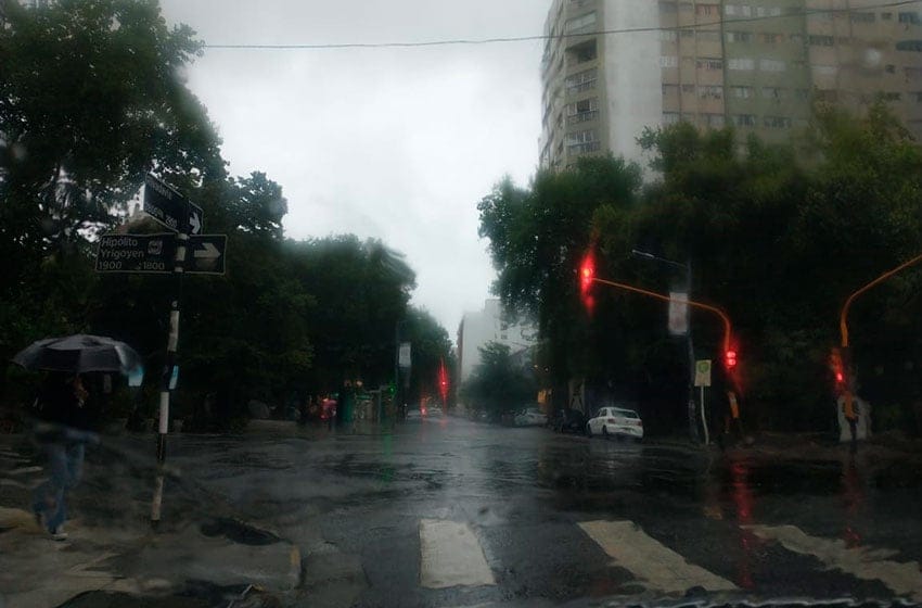 Sábado poco amigable: fuertes vientos y lloviznas en Mar del Plata