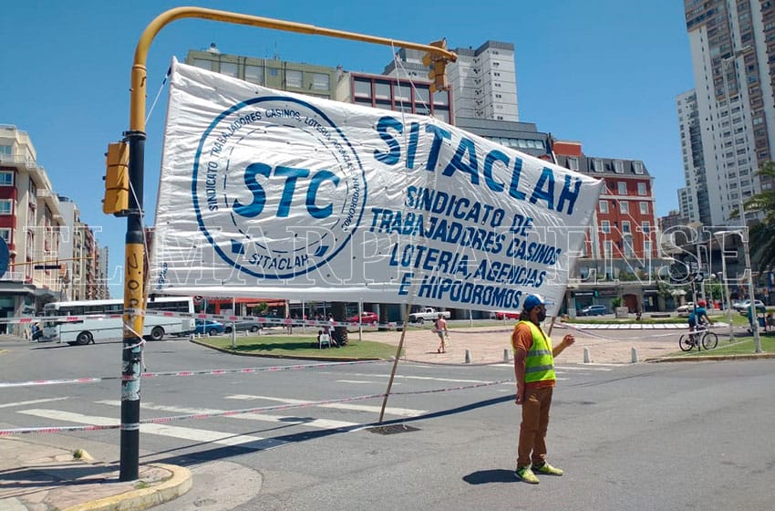 Manifestación en el Casino Central: advierten que no son trabajadores de los sindicatos representativos