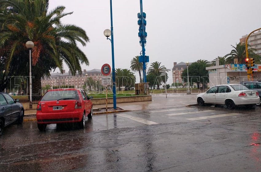 Alertas naranja y amarillo: fuertes vientos y lluvias en Mar del Plata