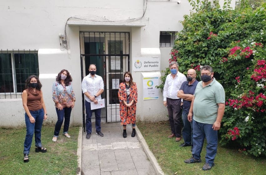 Victoria Donda firmó un acuerdo en Mar del Plata entre el INADI y la Defensoría del Pueblo