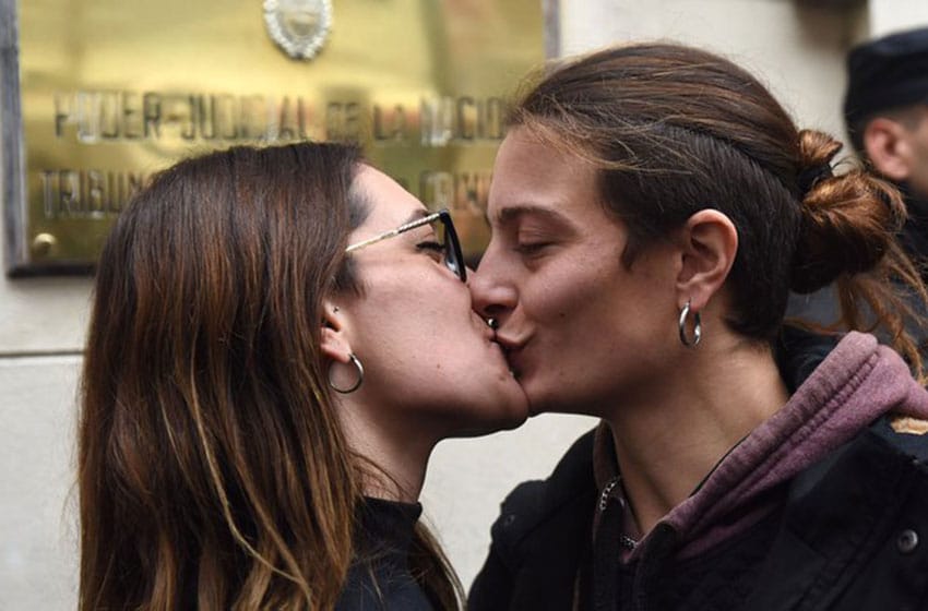 Audiencia de apelación al fallo que condenó a una joven lesbiana por resistencia a la autoridad