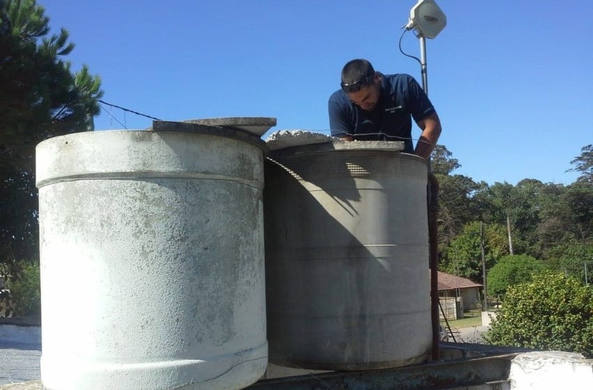 La Municipalidad limpiará y desinfectará los tanques de agua de establecimientos provinciales