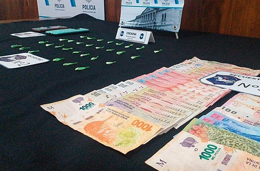 Detienen a dos trans en la Zona Roja con cocaína y dinero en efectivo