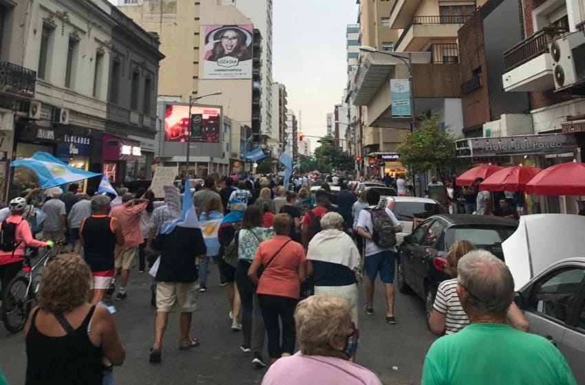 Mar del Plata también protestó contra los vacunados vip