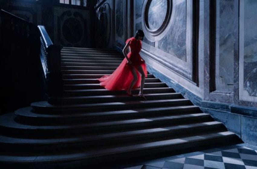 Dior evoca un mundo de fantasía en el Palacio de Versalles
