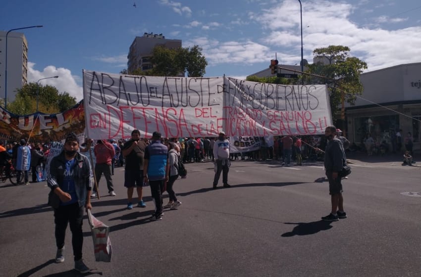 El Frente de Lucha Piquetero se movilizó en todo el país: "El que gobierna es el FMI"
