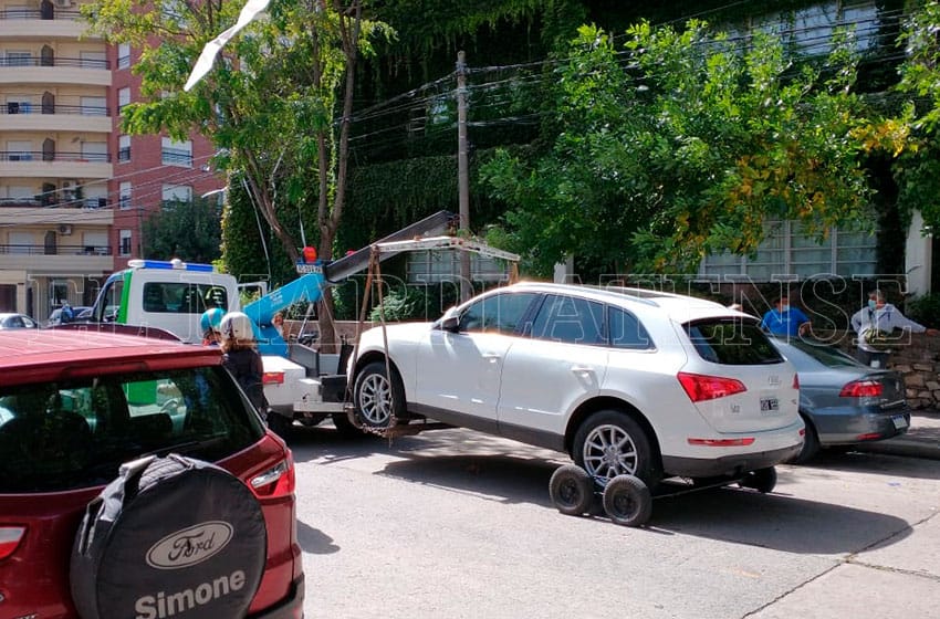 Alojaron en Batán al conductor del auto que atropelló a una joven en el festejo del UPD