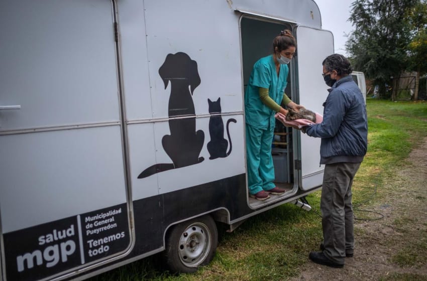 El quirófano móvil para animales continuará en el destacamento policial de Las Heras