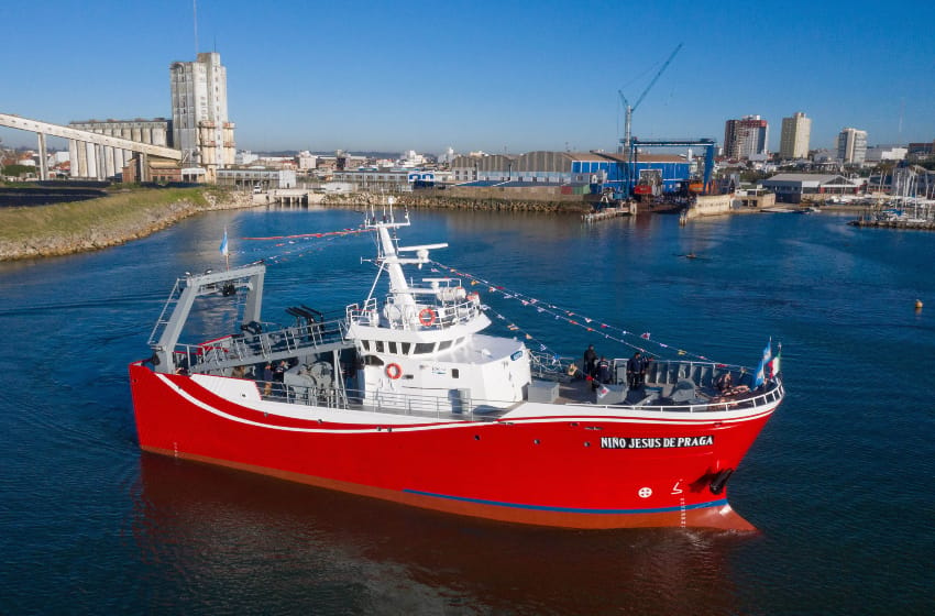 Botaron un nuevo buque pesquero en Mar del Plata