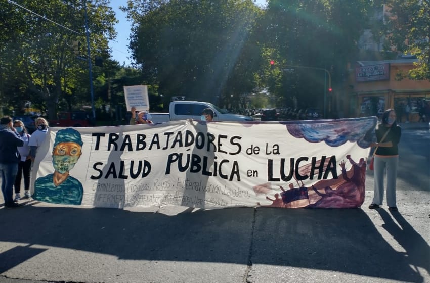 Tras 22 días, se levantó el acampe en el HIGA y enfermeros mudaron su reclamo a Plaza Rocha