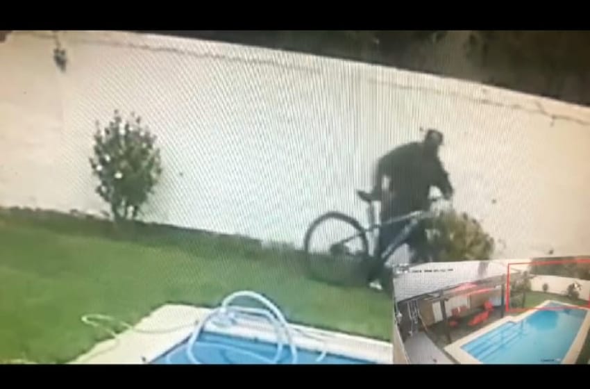 Video: así robaban una bicicleta desde el patio de una casa en Constitución