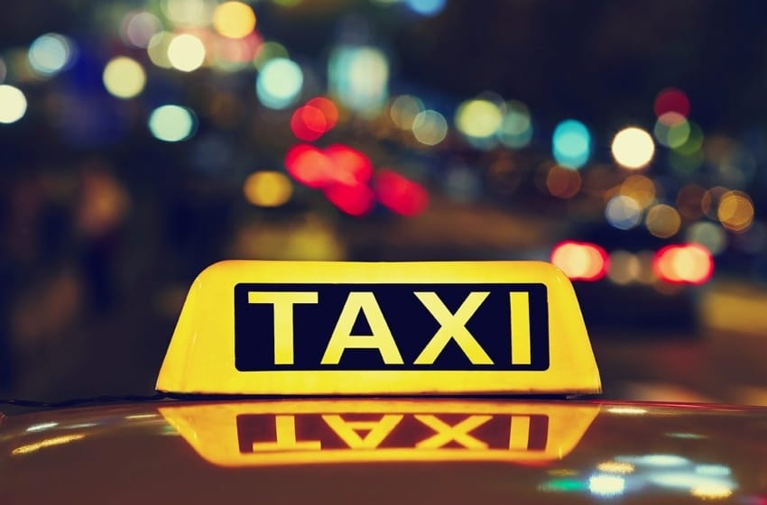 Los taxistas sufren las restricciones con menos horas en el turno noche