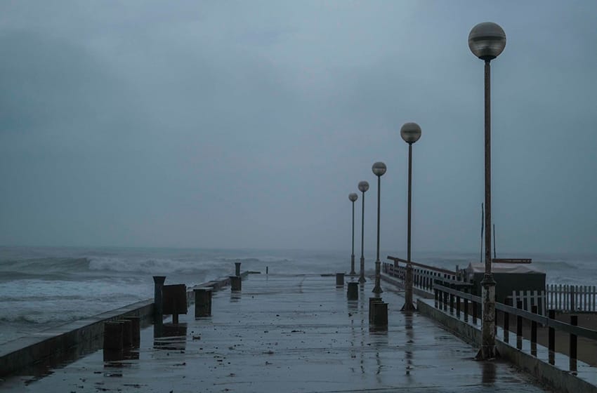 El lunes llegó con la lluvia a Mar del Plata