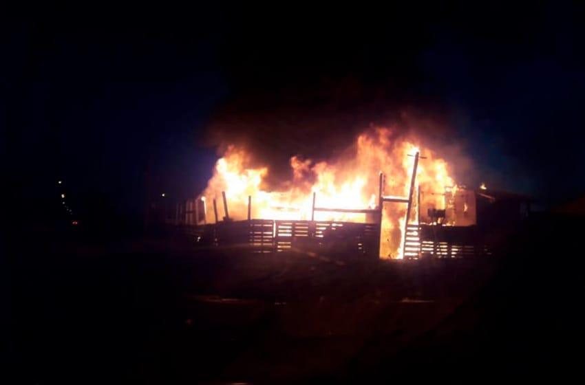 Se prendió fuego una casa en el barrio Malvinas Argentinas